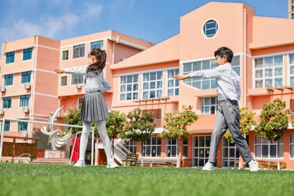 一老师吐槽"课间圈养":7成学生课间不出教室近日山西晋中一名老师发布